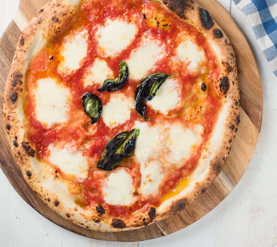 Mastering Neapolitan Margherita: Dough, Oven & Launch Secrets